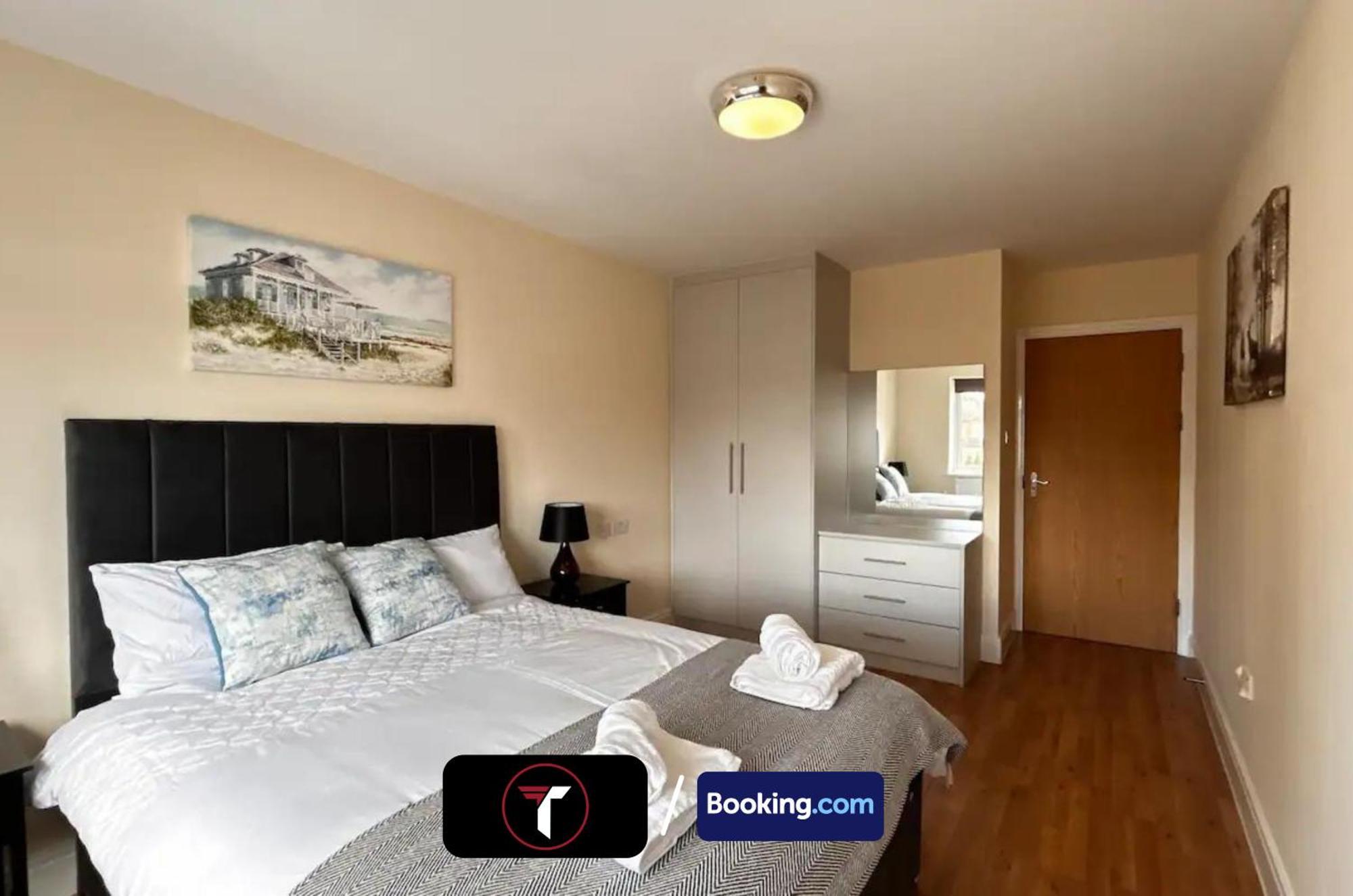 Stylish 2 Bedroom Flat By Tara Stays Short Lets & Serviced Accommodation Watford With Free Parking & Nearby Warner Studios Eksteriør bilde