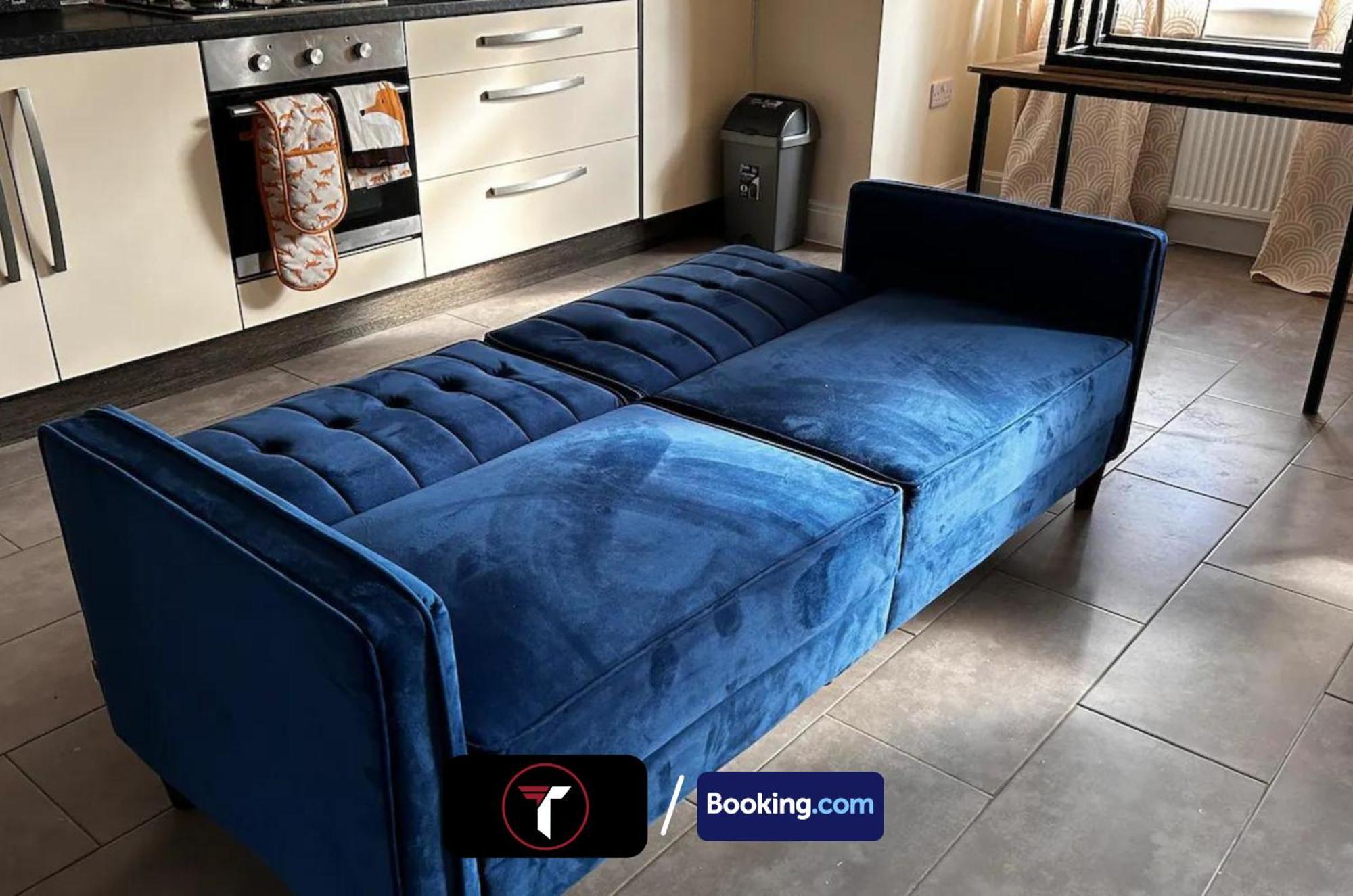Stylish 2 Bedroom Flat By Tara Stays Short Lets & Serviced Accommodation Watford With Free Parking & Nearby Warner Studios Eksteriør bilde